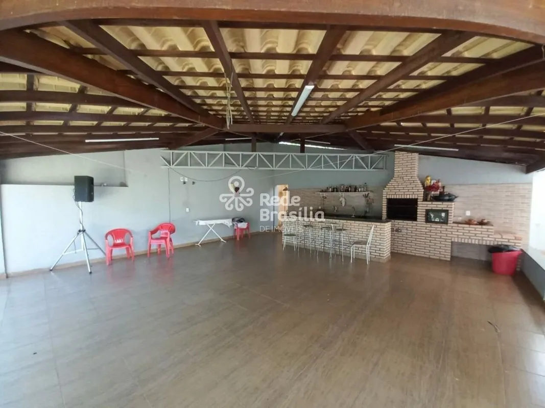 Excelente casa em condomínio fechado Lote de 1000m2Características do imóvel:- 0...
