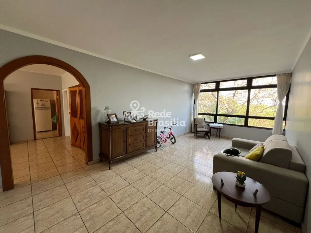 Apresentamos este excelente apartamento de 157,28m², localizado em andar alto de...