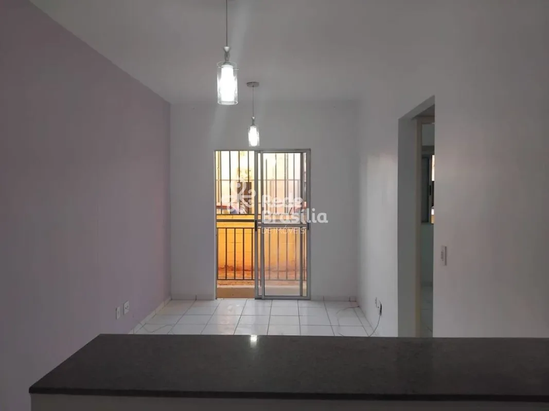 Apartamento de 02 quartos no Res. Portal do Cerrado! Ótima localização e estrutu...