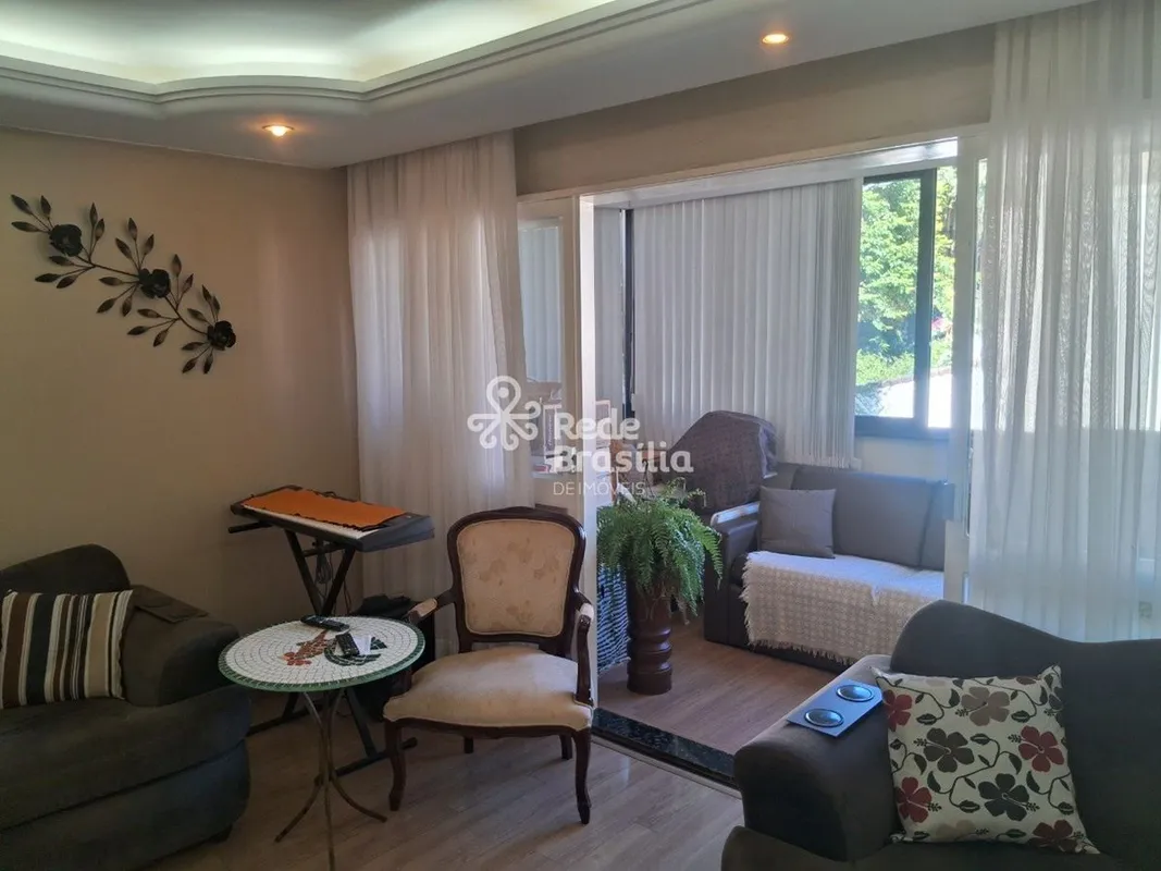 Apartamento amplo e totalmente mobiliado na Asa Norte, com 127 m² muito bem dist...