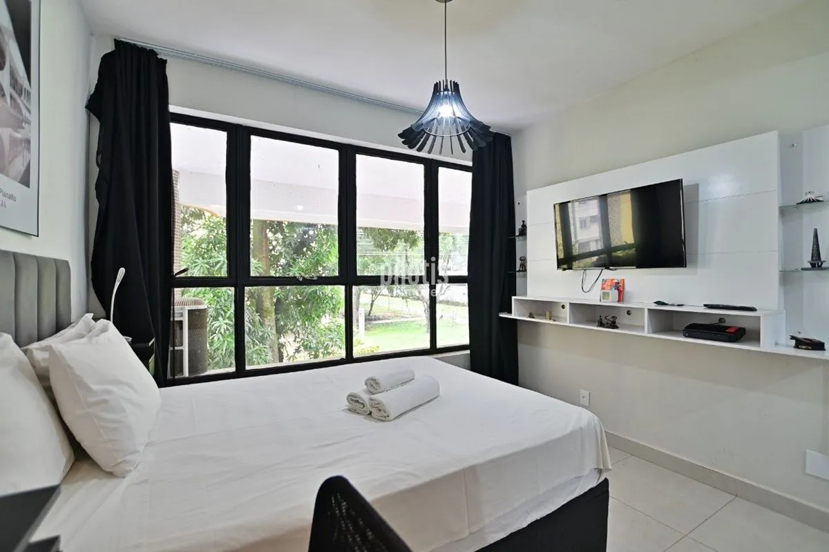 Apresentamos esta kitnet de 20m², totalmente mobiliada, decorada e pronta para g...