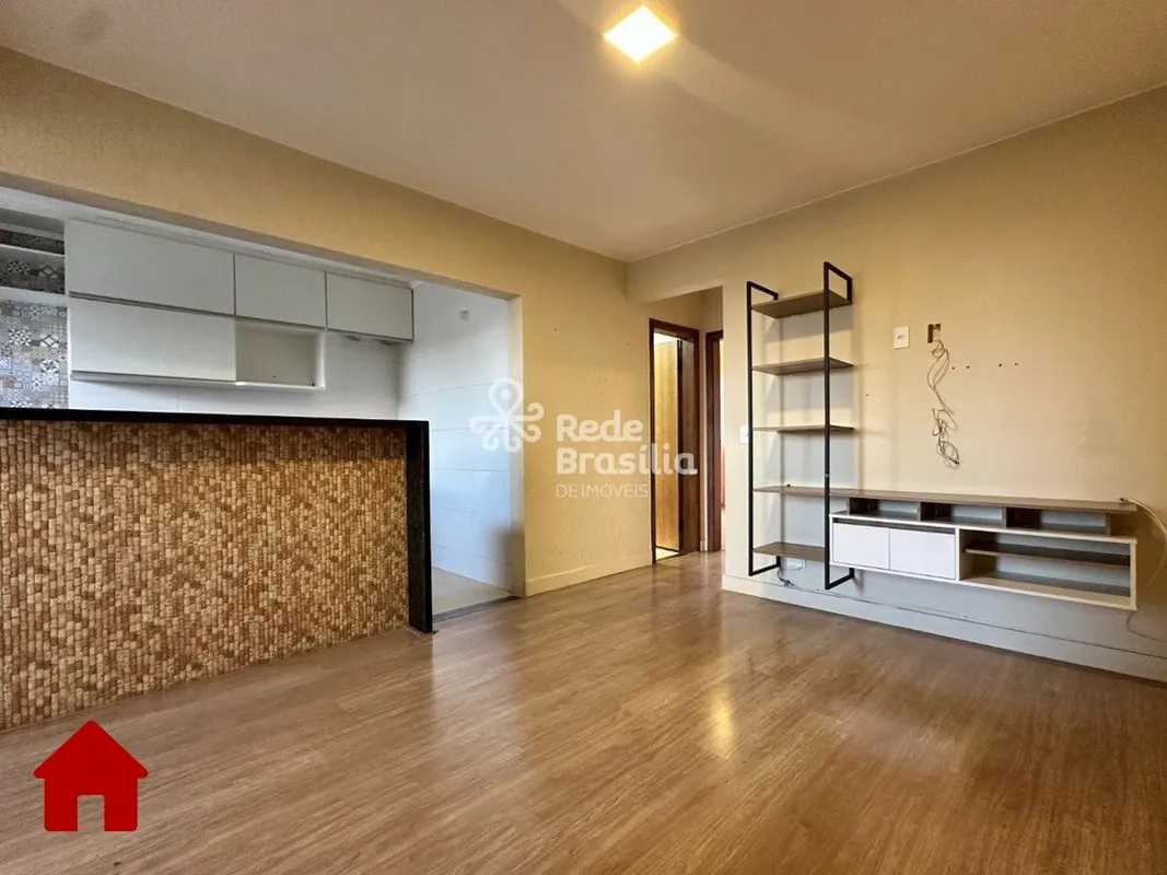 QE 2 - Lúcio CostaLocalizado na QE 2 do Lúcio Costa, este apartamento fica em um...