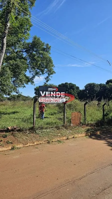 Área plana com 4.348 m² com 2 acessos (frente e fundo). Maiores informações: 9 9...