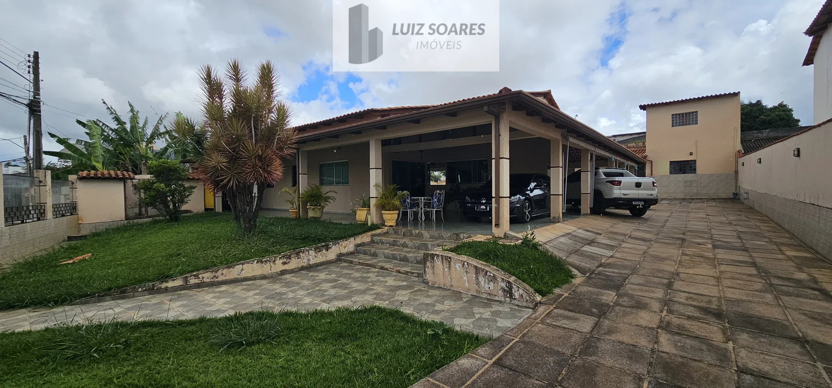 CASA MUITO BOA LOTE GIGANTE DE 810M²NASCENTESÃO QUATRO SUÍTESÁREA DE LAZER ESPET...