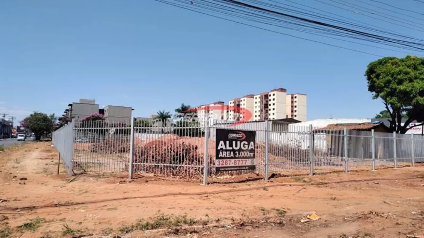 Área com 3000 m², esquina (Rua das Magnólias com Avenida Pedro Ludovico), no Par...