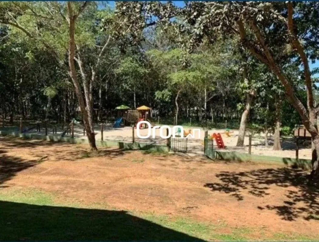 CÓDIGO DO IMÓVEL: TE1268LOCALIZAÇÃO: Na Avenida dos Flamboyants.SOBRE O TERRENO:...