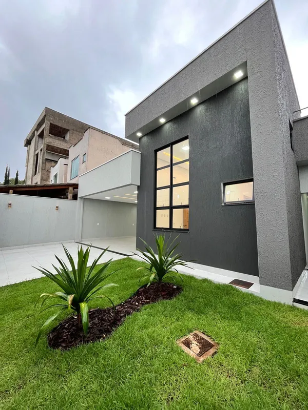 Casa exclusiva sozinha no lote de Alto padrão No Setor Três Maria 3 quartos send...