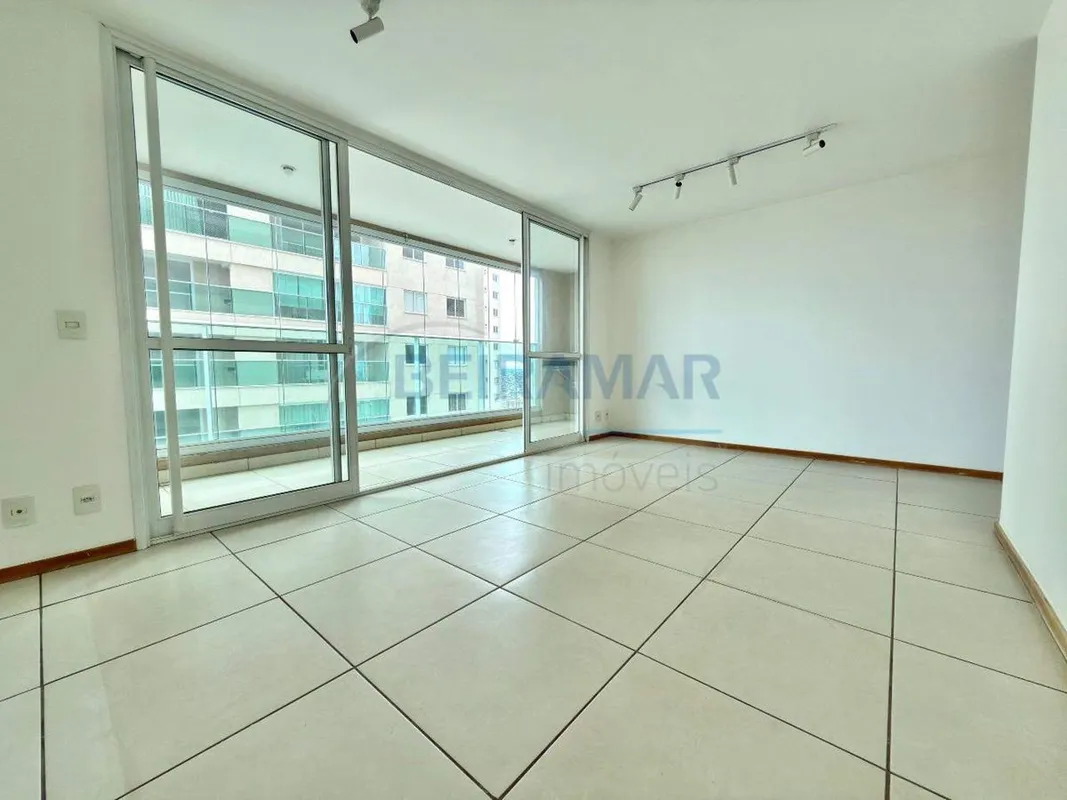 Características do imóvel:- 03 quartos, sendo 01 suíte com armários- Todo no por...