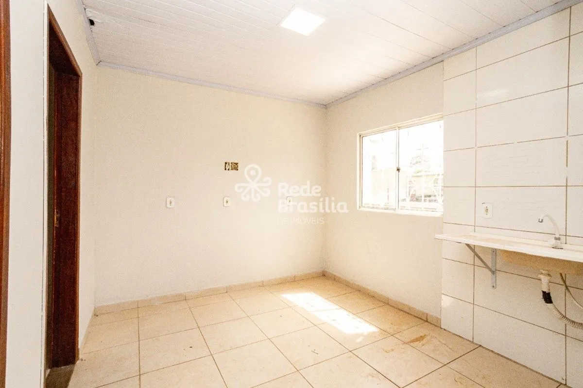 Quadra 601 | Casa Sobrado - Recanto das EmasCasa sobrado composta por 4 kitnets ...