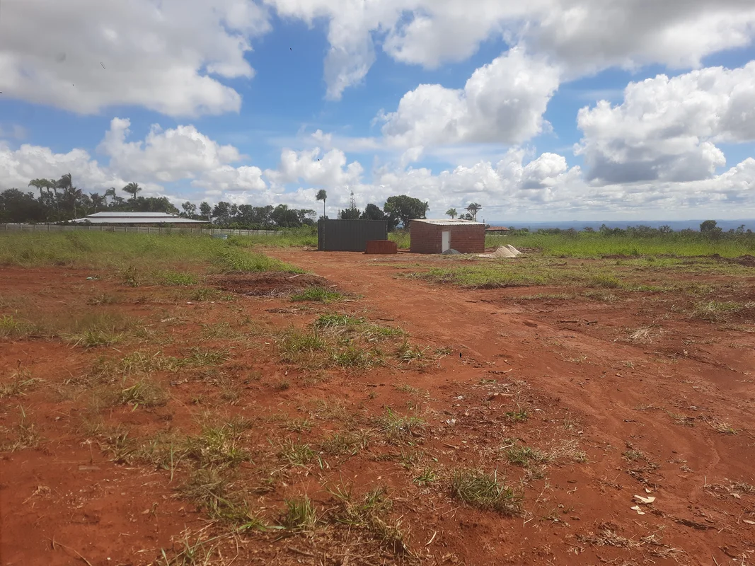 OPORTUNIDADE DE NEGÓCIO CHÁCARA COM 23.000M² DE ÁREA CASA DE CASEIROPOÇO ARTESIA...