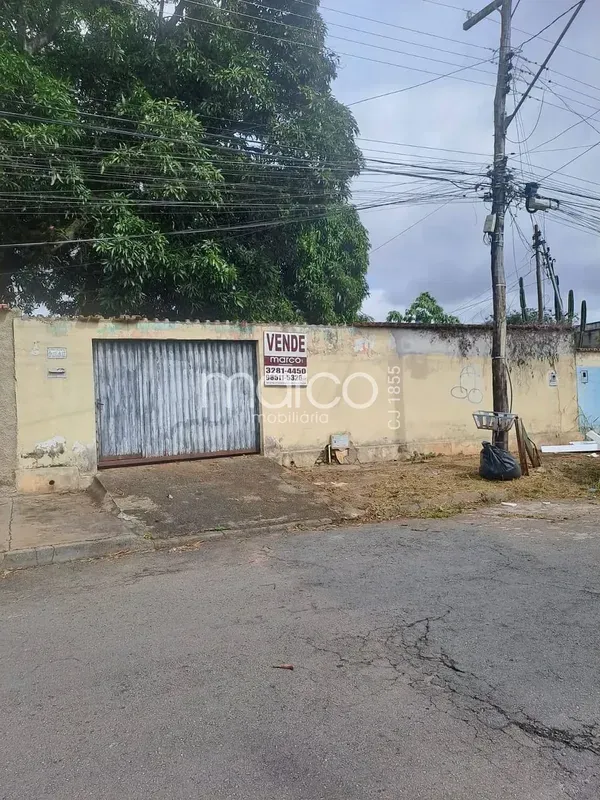 ÁREA DO TERRENO 432,00M² (12 X 36), ÁREA EDIFICADA 130,00M², CONTENDO - 03 QUART...