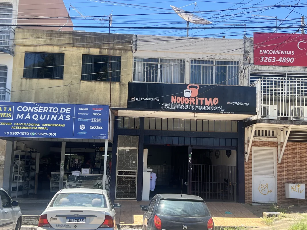 Descubra um apartamento acolhedor e bem localizado na Rua CND 3, no coração de T...
