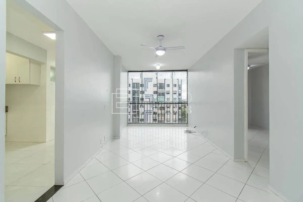CONDOMÍNIO FECHADO, ARBORIZADO COM LAZER E SEGURANÇA!APARTAMENTO com 68,29m² úti...