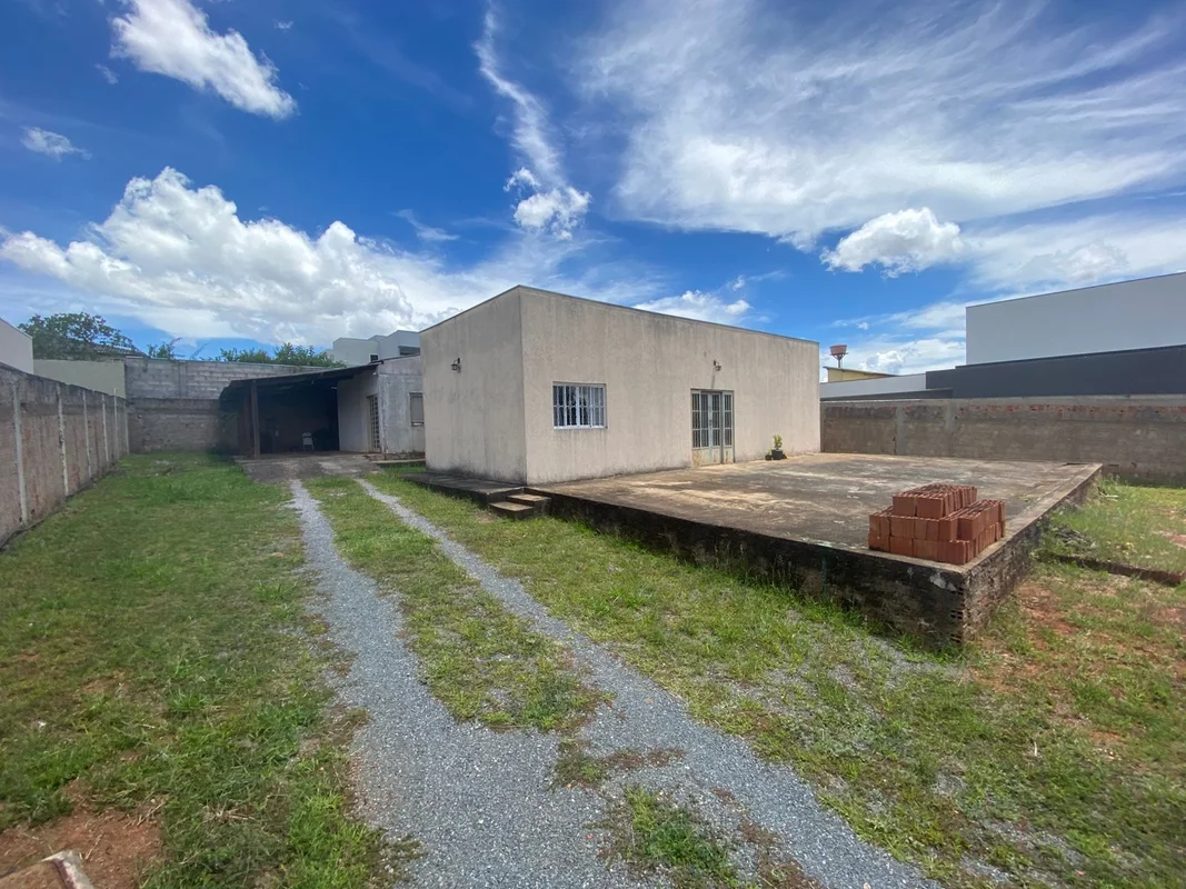 CLAUDIO SINIMBU VENDE 02 CASAS NO LOTE DE 700 METROS QUADRADOSEntre em contato (...