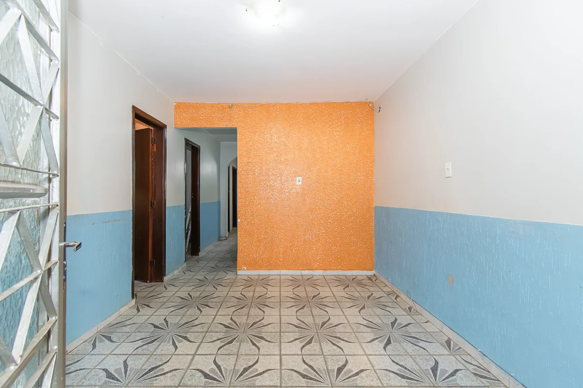 Numa das melhores quadras de Samambaia Norte QR 210 - CASA TODA NA LAGE 03 QUART...