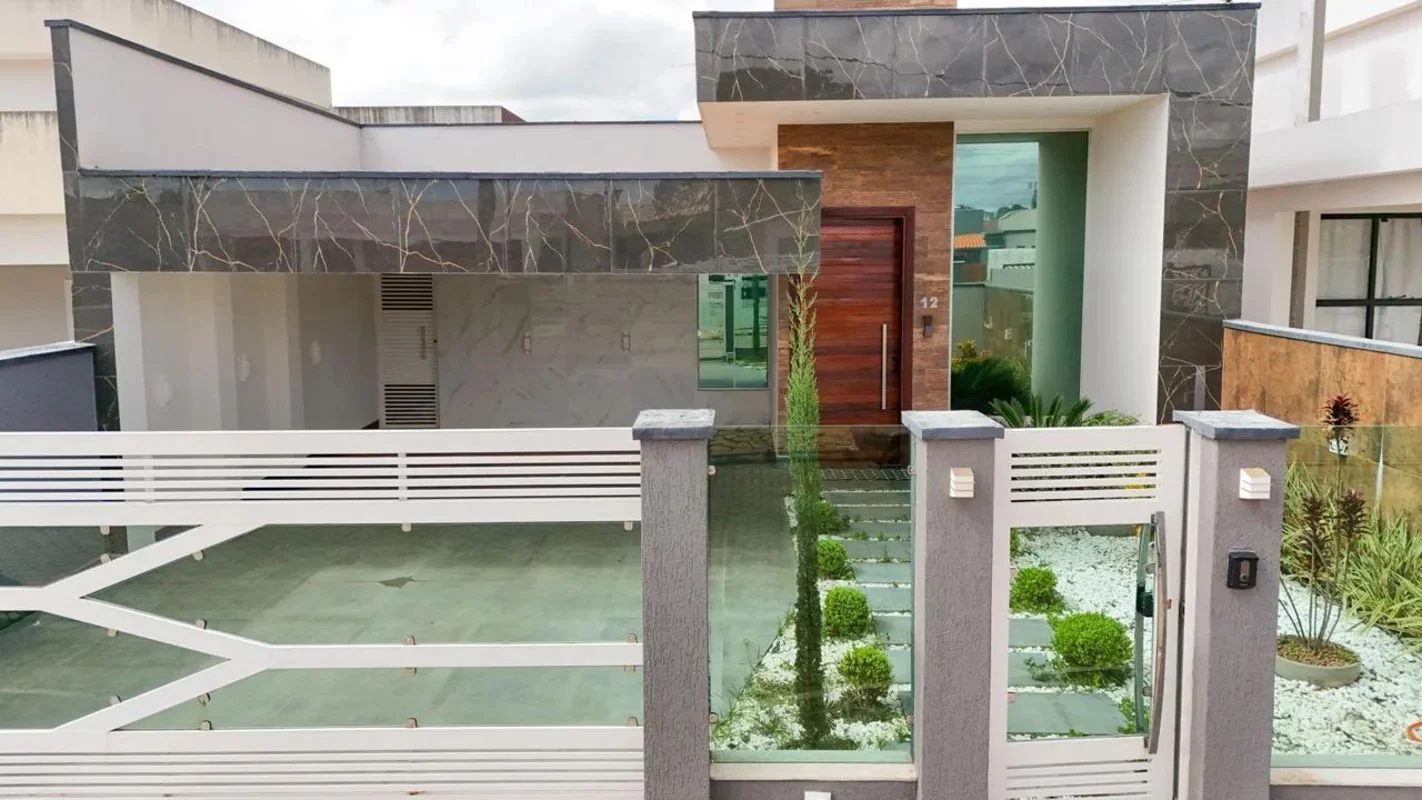 VENDO CASA DE ALTO PADRÃO - PONTE ALTA NORTE (GAMA/DF)Localização privilegiada, ...