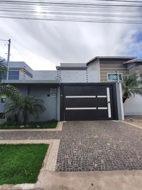 CASA NA 309 SUL COM GERAÇÃO DE ENERGIA SOLARApresento uma excelente oportunidade...