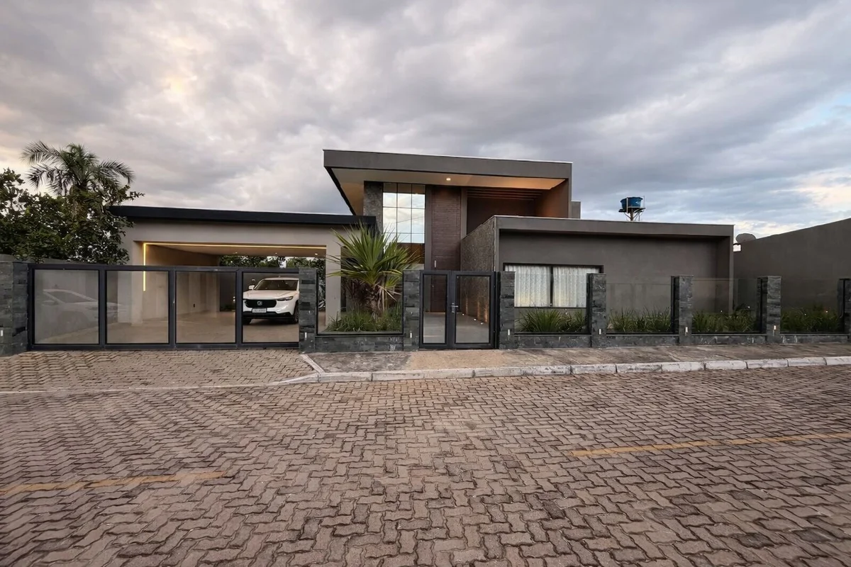 Residência de Alto Padrão à Venda – Condomínio Fênix | Ponte Alta Norte – GamaAp...