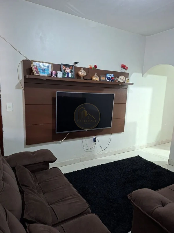 Excelente casa térrea na LAJE, reformada e com habite-se;3 quartos sendo 1 suíte...