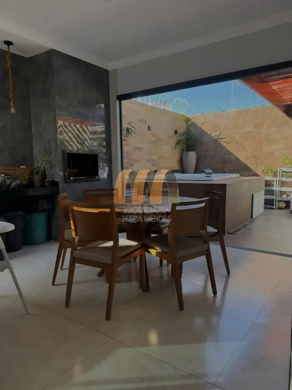 Linda Casa na Vila Jaiara?Próximo ao SuperVi , Posto de Saúde , na Avenida Alber...