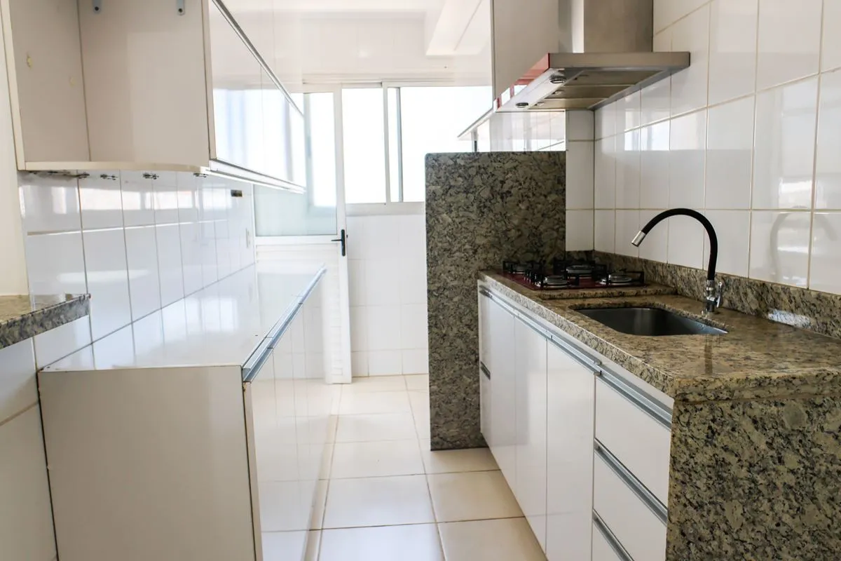 Apartamento aconchegante e funcional, com 2 quartos, sendo 1 suíte com ar-condic...