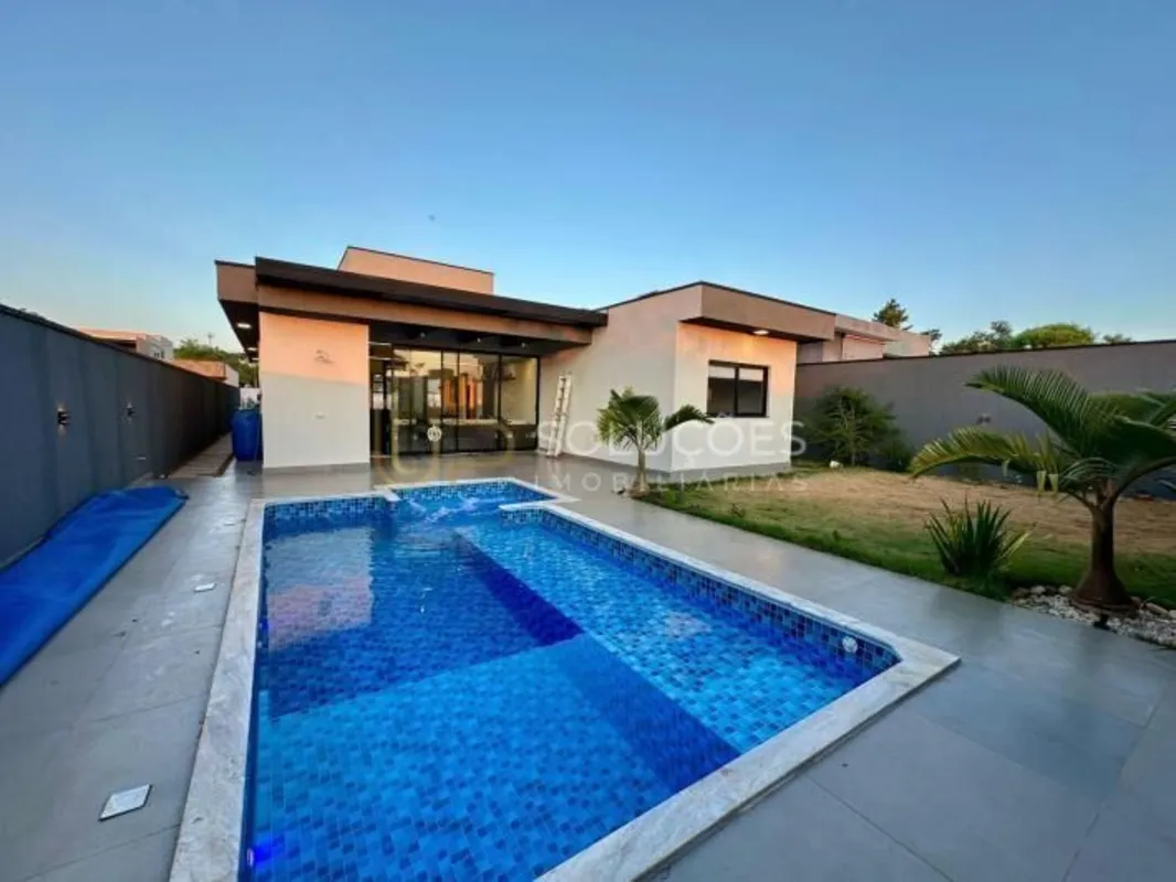3 Suítes | 2 vagas | Piscina | Armários | Escritório | Terreno: 504m² | Construç...