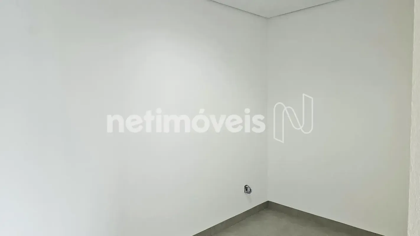 Excelente oportunidade! Lote com 660m², localizado em um dos condomínios mais va...