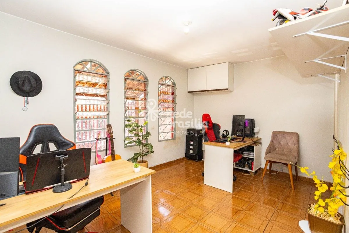 TH34744 - Qe 03 Guará, Casa 04 quartos, 220m². Agende sua visita! Casa Frente - ...