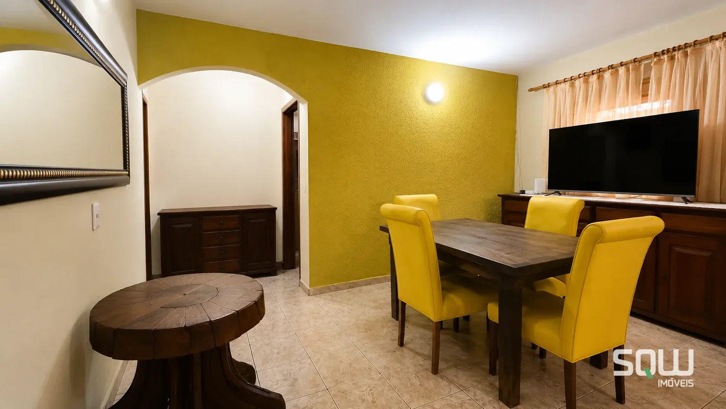 Casa Ampla com 5 Quartos e Varanda Coberta! ACEITA CASA DE MENOR VALOR NA NEGOCI...