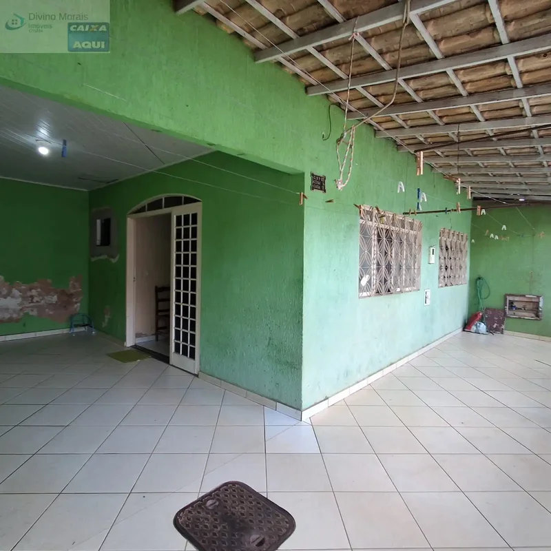 Excelente localização, perto de comércio, parada de ônibus, escolasFrente coloni...