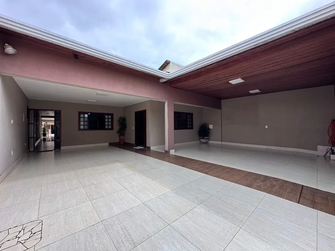 Casa à venda no Setor de Mansões - Espaço, conforto e excelente estruturaExcelen...