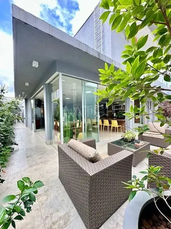 Sobrado à venda com 5 suites + office no Jardins Valência.Terreno com 416m2Área ...