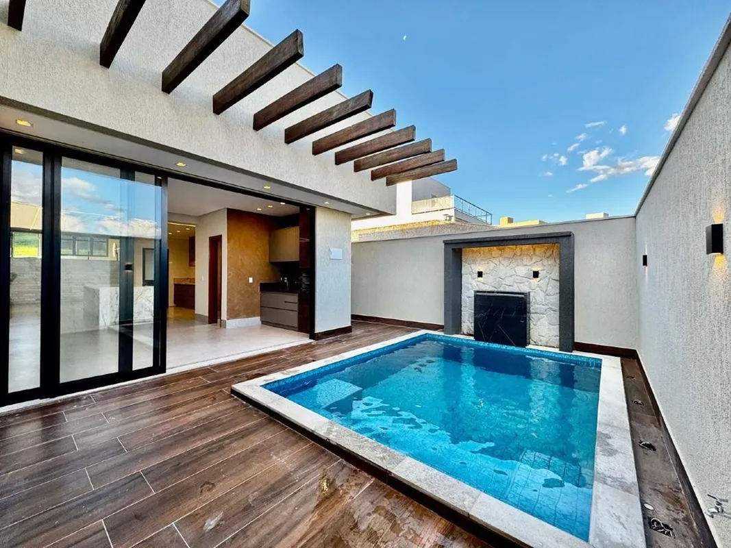 Casa Térrea, lote 360m², 3 suítes, com área de lazer, Jardins Nápoles!Lote: 360m...