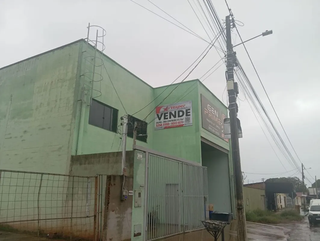 Galpão Comercial à venda com área total de 367,05m², sendo 512.7m² de área const...