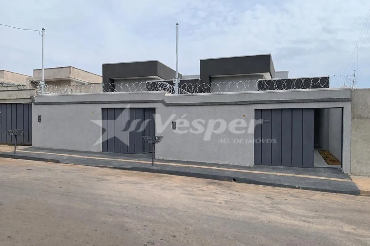 Casa à venda com 3 quartos sendo 1 suíte no Jardim Buriti Sereno. Casa nova, com...