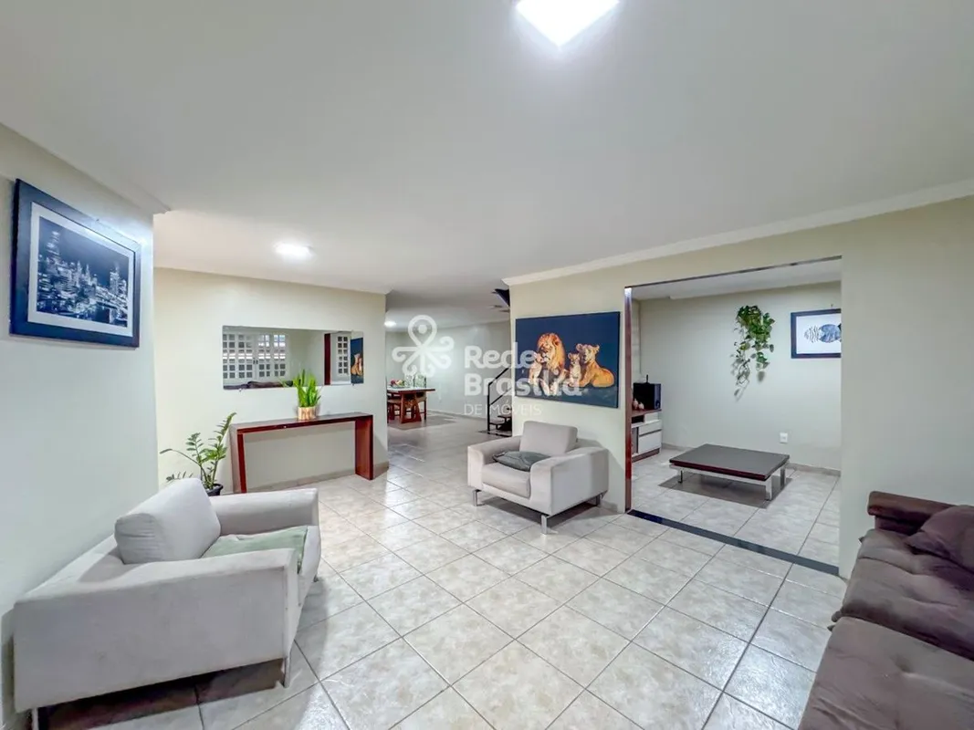 Vende casa sobrado com terraço, 420 m2 de área construída, lote de 200 m2, com e...