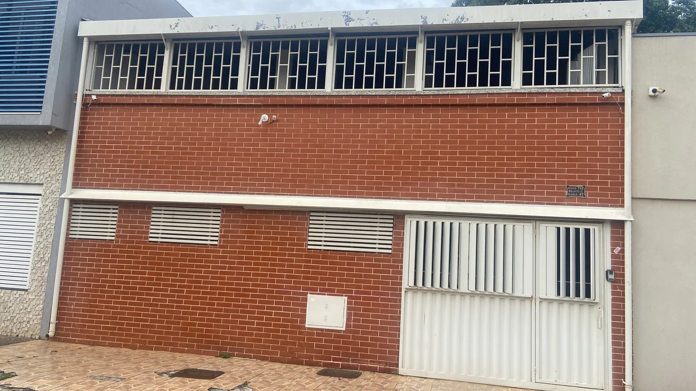 Oportunidade na Asa Sul – Quadra 712 SulCasa localizada em uma das quadras mais ...