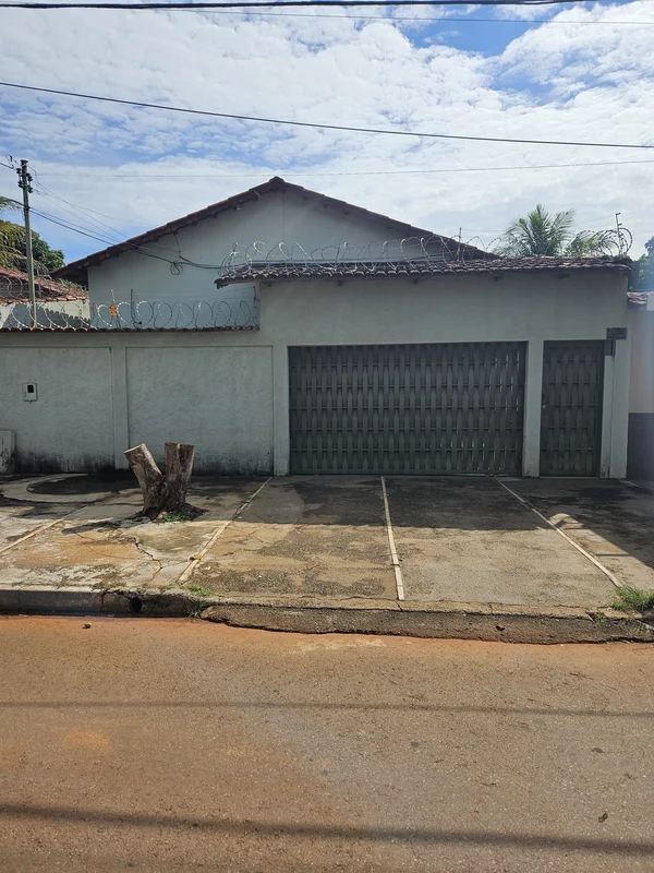 VENDE-SE EXCELENTE CASA NO JARDIM PRIMAVERA – GOIÂNIASe você procura conforto, e...