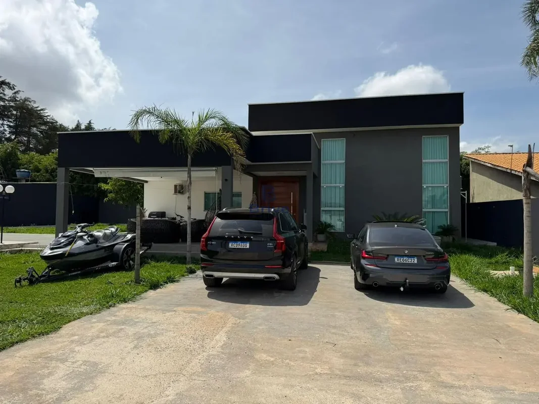 Excelente oportunidade de adquirir ou alugar uma casa de alto padrão, ampla e mu...