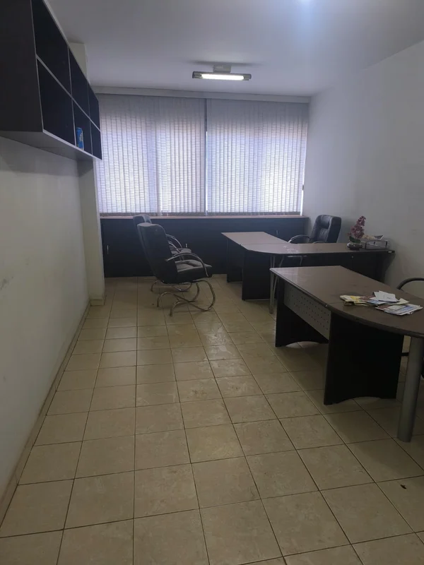 VENDO SALA NO EDIFICIO CEARÁ, 4º ANDAR, DESOCUPADA.TRATAR RICARDO - 61 98402-869...