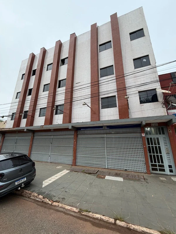 Oportunidade de locação na QC 1 Conjunto N, Santa Maria, DF: loja com 75m² de ár...