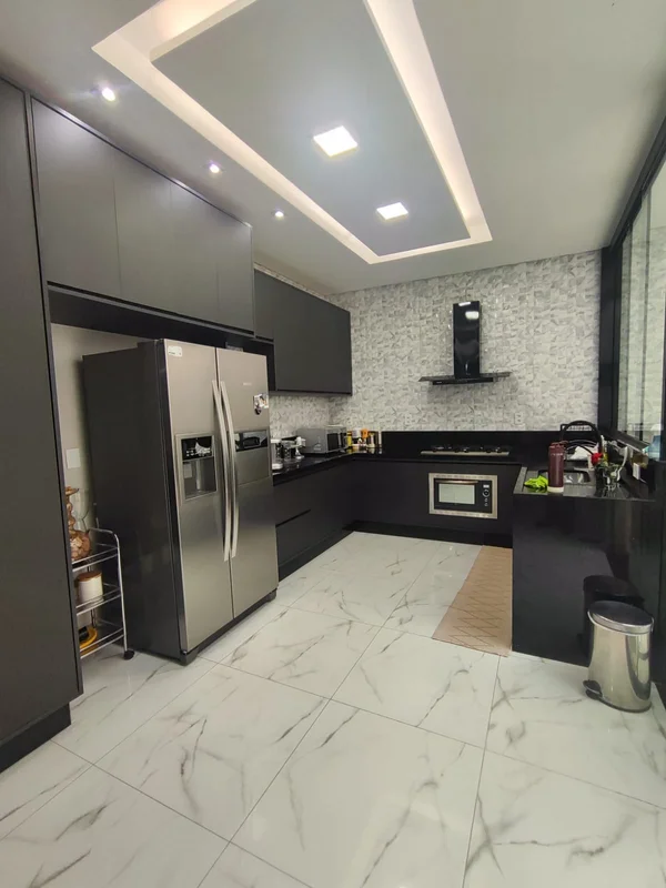 CASA QE 56 GUARÁ II TÉRREA - 2 QUARTOS SENDO UMA SUÍTE ARMÁRIOS, AR CONDICIONADO...