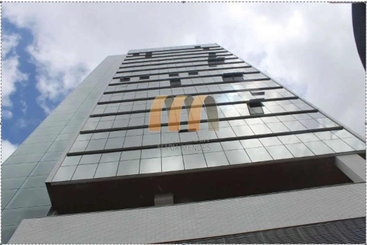 Sala com ar condicionado, piso revestido em porcelanato, banheiro individual, el...