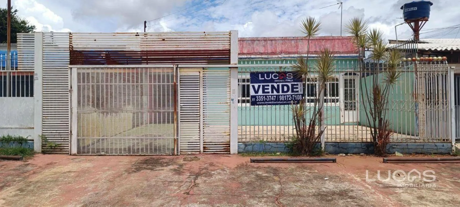 Imóvel desocupado e em Localização Privilegiada.Ideal para residência, comércio ...