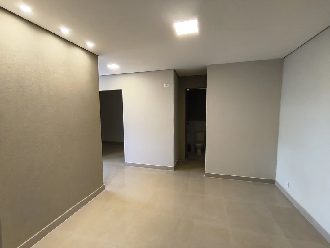 ALUGO: Sala Comercial Reformada – Quadra Central de Sobradinho?Excelente oportun...