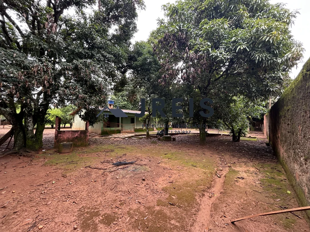 JREIS ESCRITÓRIO IMOBILIÁRIALocalização: Monte Alto (distrito de Padre Bernardo-...