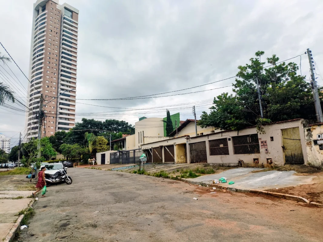 Lote Residencial Setor Universitário. Próximo à Praça Universitária. 571 metros ...