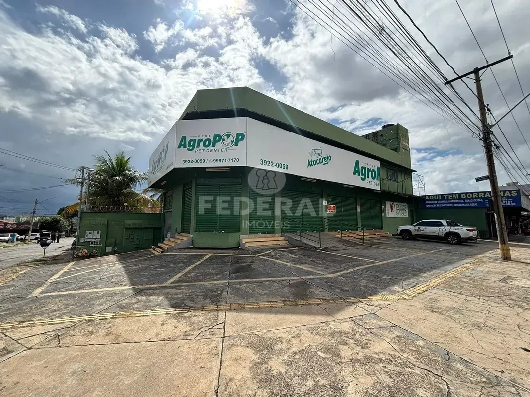 Excelente oportunidade comercial, na região da Vila Mauá. Trata-se de uma ampla ...