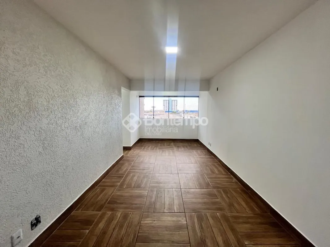 A Bontempo Imobiliária disponibiliza para locação amplo apartamento vazado no te...