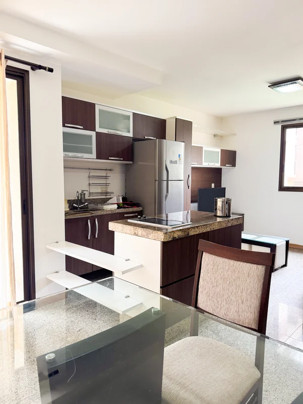 Ótima unidade para venda no Condomínio Life Resort! a unidade mobiliada possui c...
